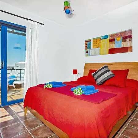 Playa Blanca Sleeps 4 Wifi Villa *