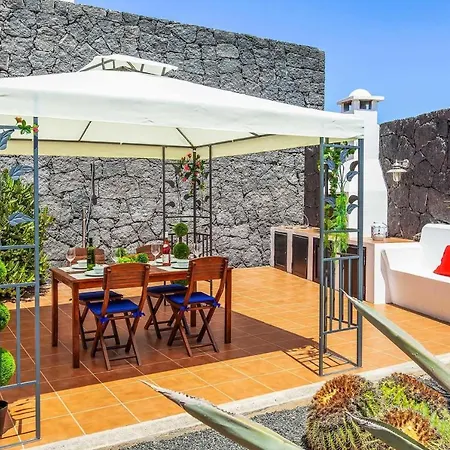 Villa Playa Blanca Sleeps 4 Wifi